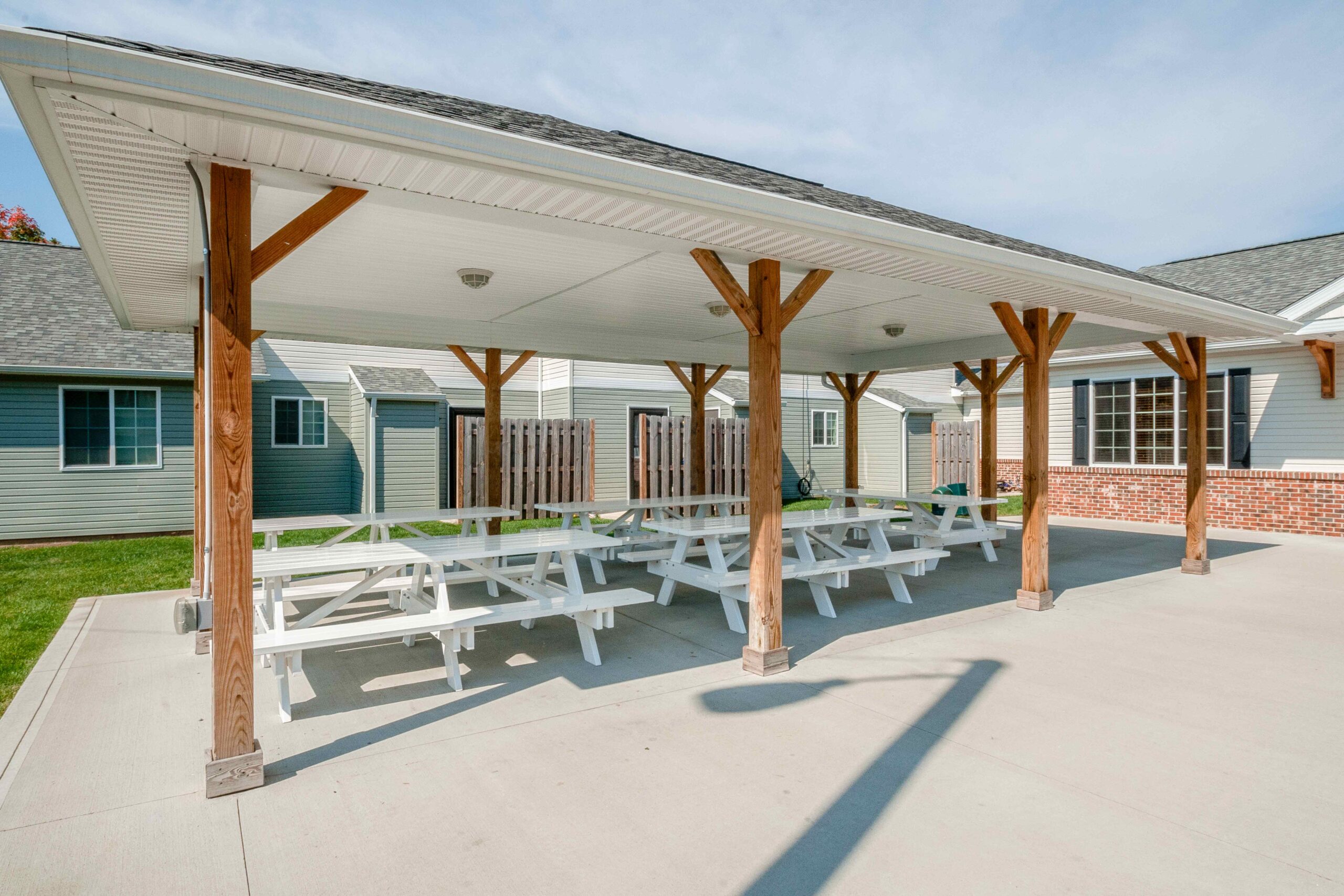 carrollton_crest_105 Front yard at Carrollton Crest